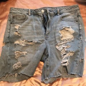 High Waisted distressed tomgirl Bermuda shorts